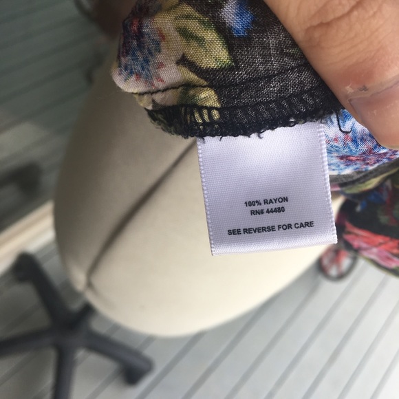 Material Girl crop top ⭐️ - Picture 6 of 6